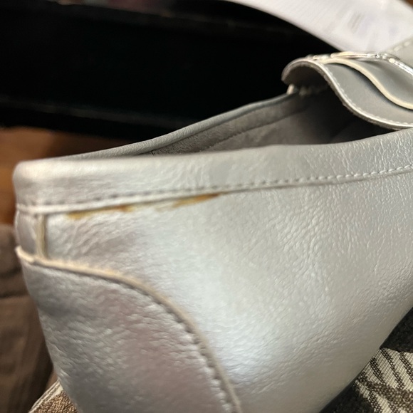 Aerosoles loafers silver sz8 - Picture 8 of 8